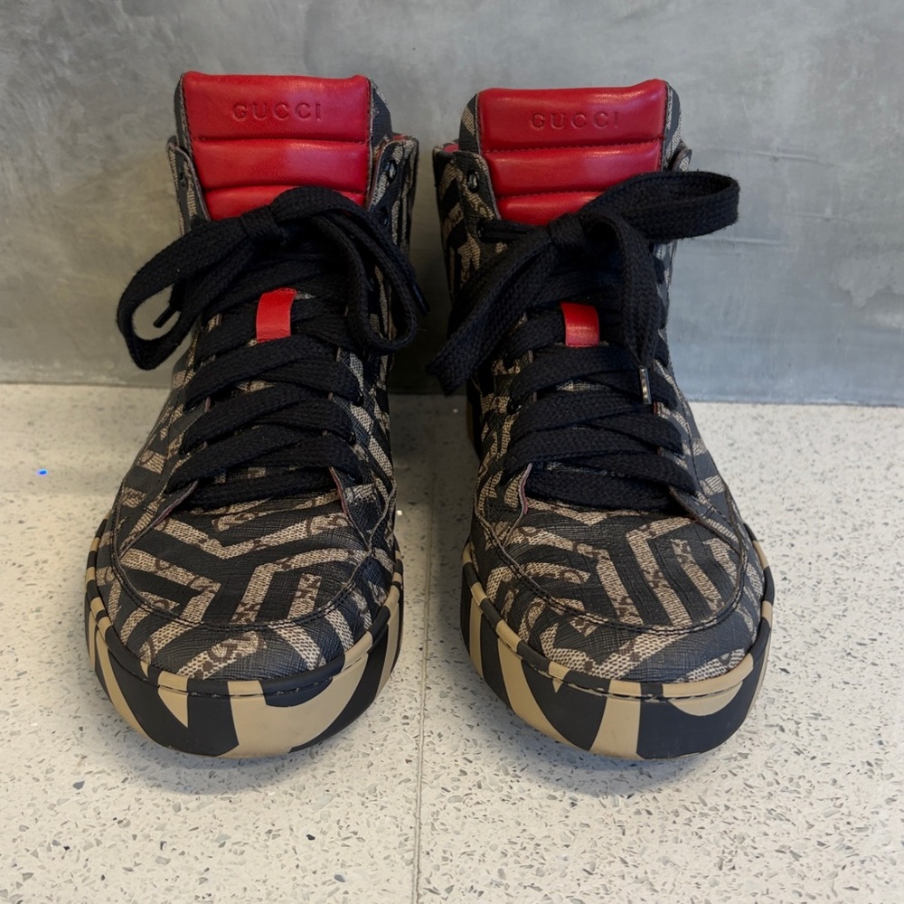 Gucci Red and Brown Interior Detail like new condition no scuffs or scratches.